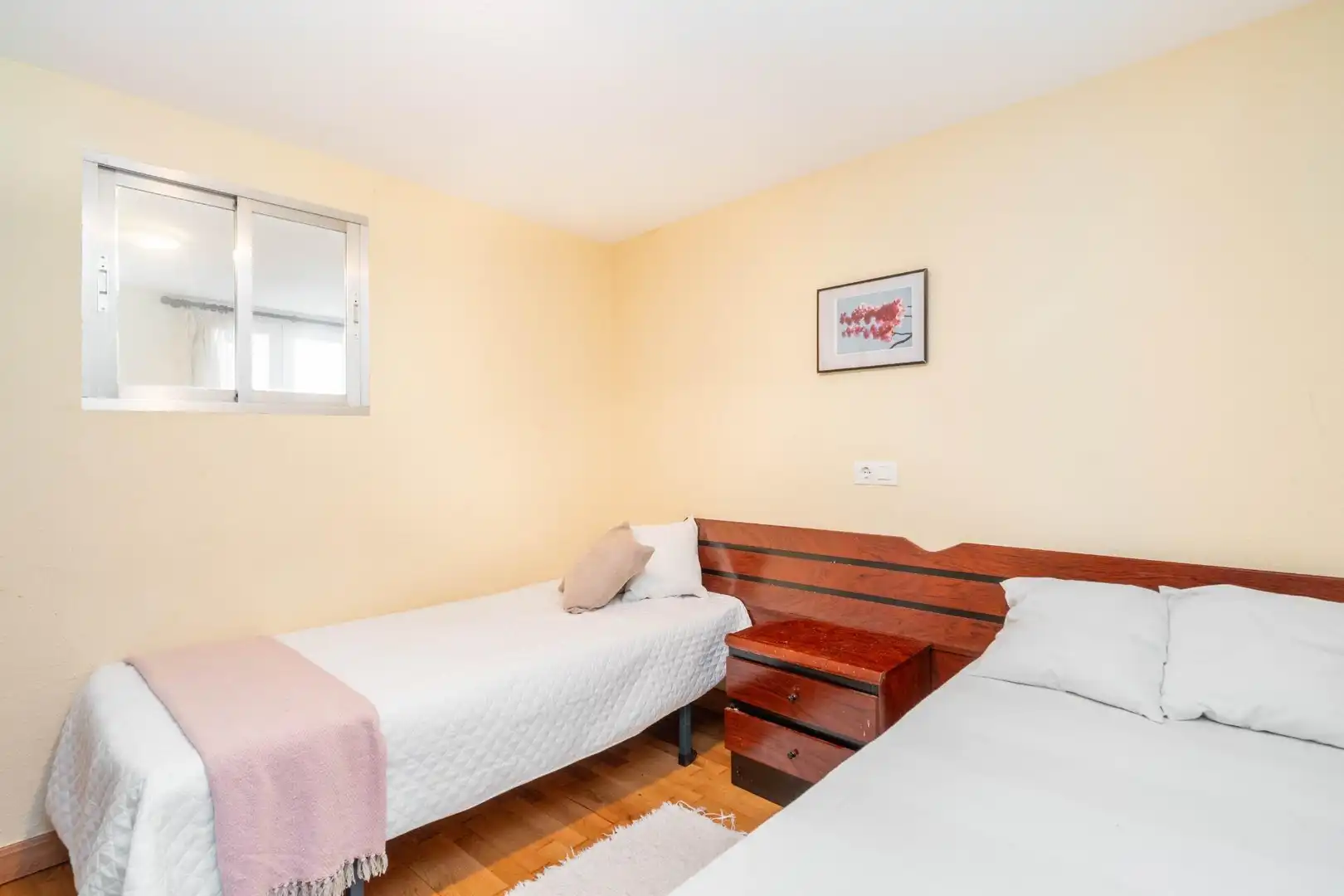 Habitación de Apartamento en venta en Ribadesella con Calefacción y Balcón