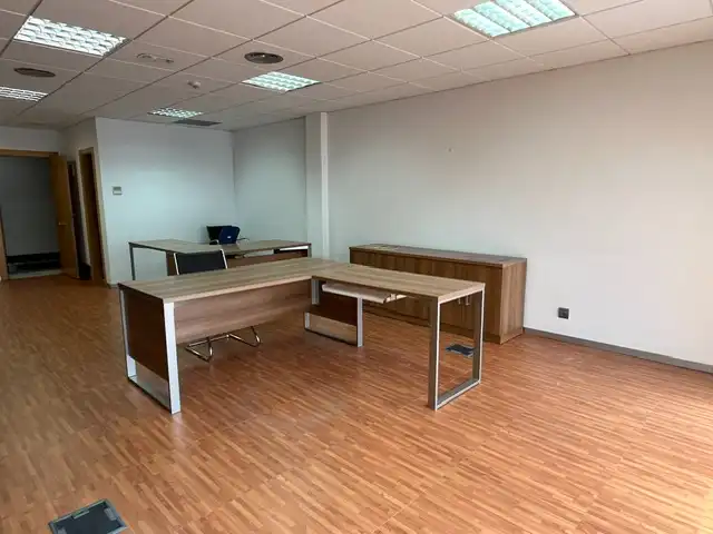 Büro zur Miete in Santander mit Klimaanlage, Heizung und Möbliert