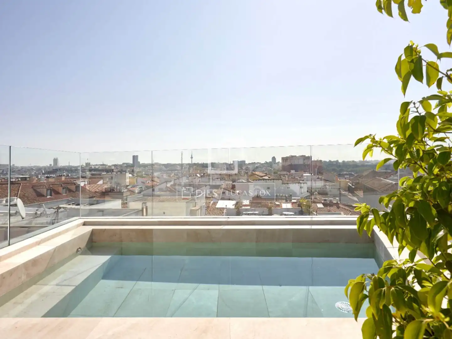 Schwimmbecken von Dachboden zur Miete in  Madrid Capital mit Klimaanlage, Heizung und Terrasse