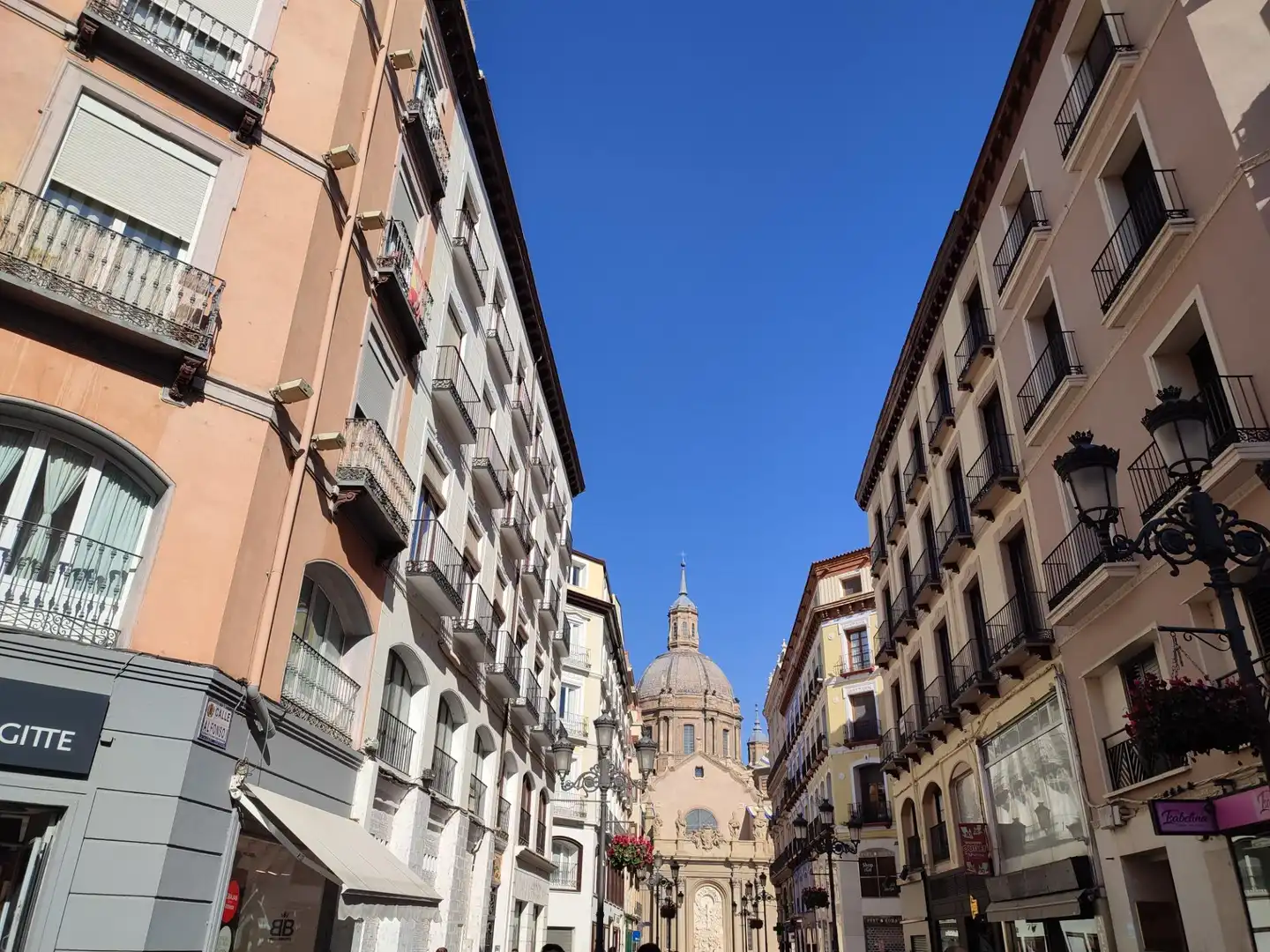 Exterior view of Flat for sale in Zaragoza  with Air Conditioner, Heating and Furnished