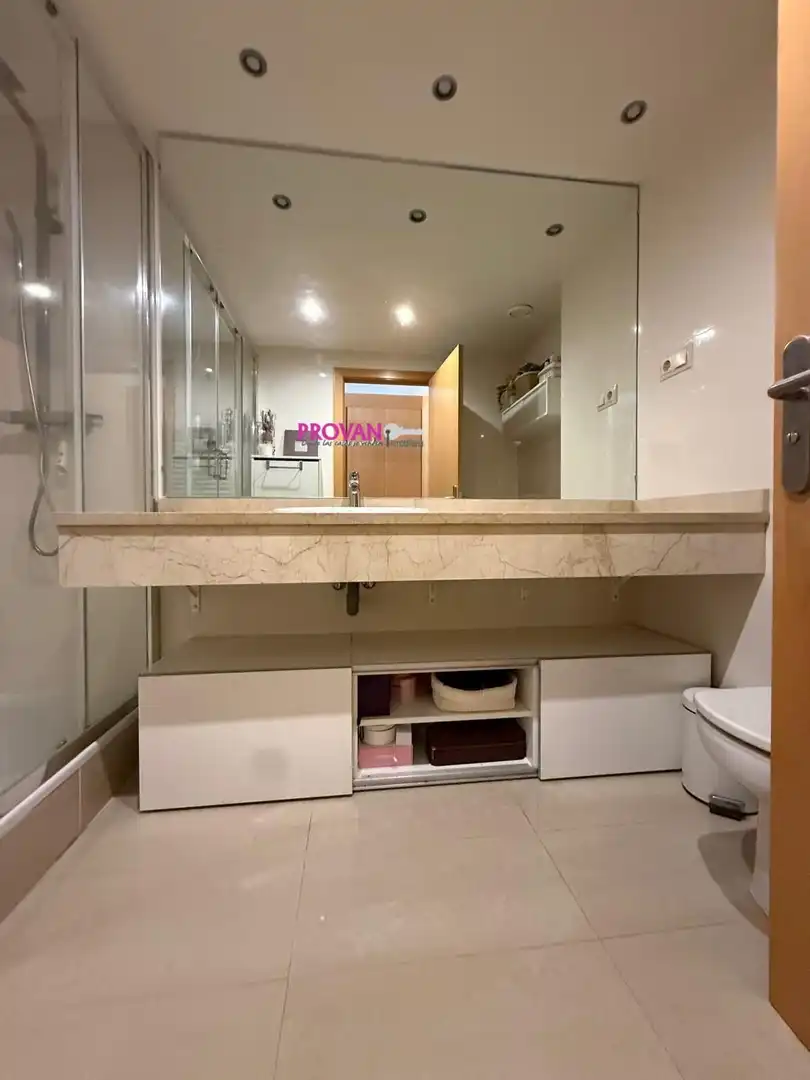 Bathroom of Flat for sale in Parla  with Heating, Terrace and Storage room