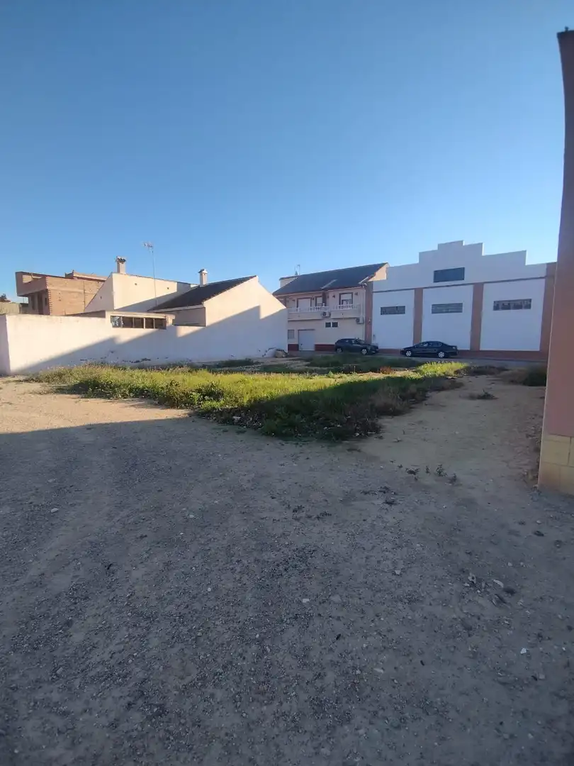 Lands and plots for sale in Calle Noruega 6