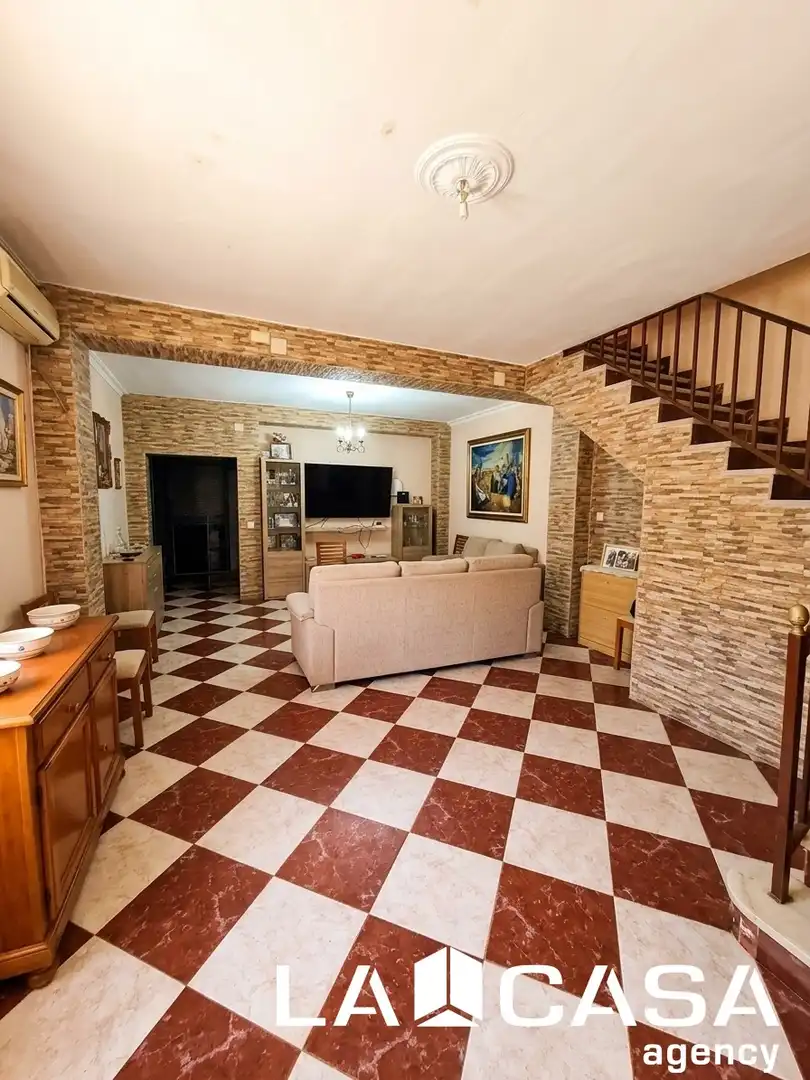 Sala de estar de Casa o chalet en venta en Dos Hermanas con Trastero