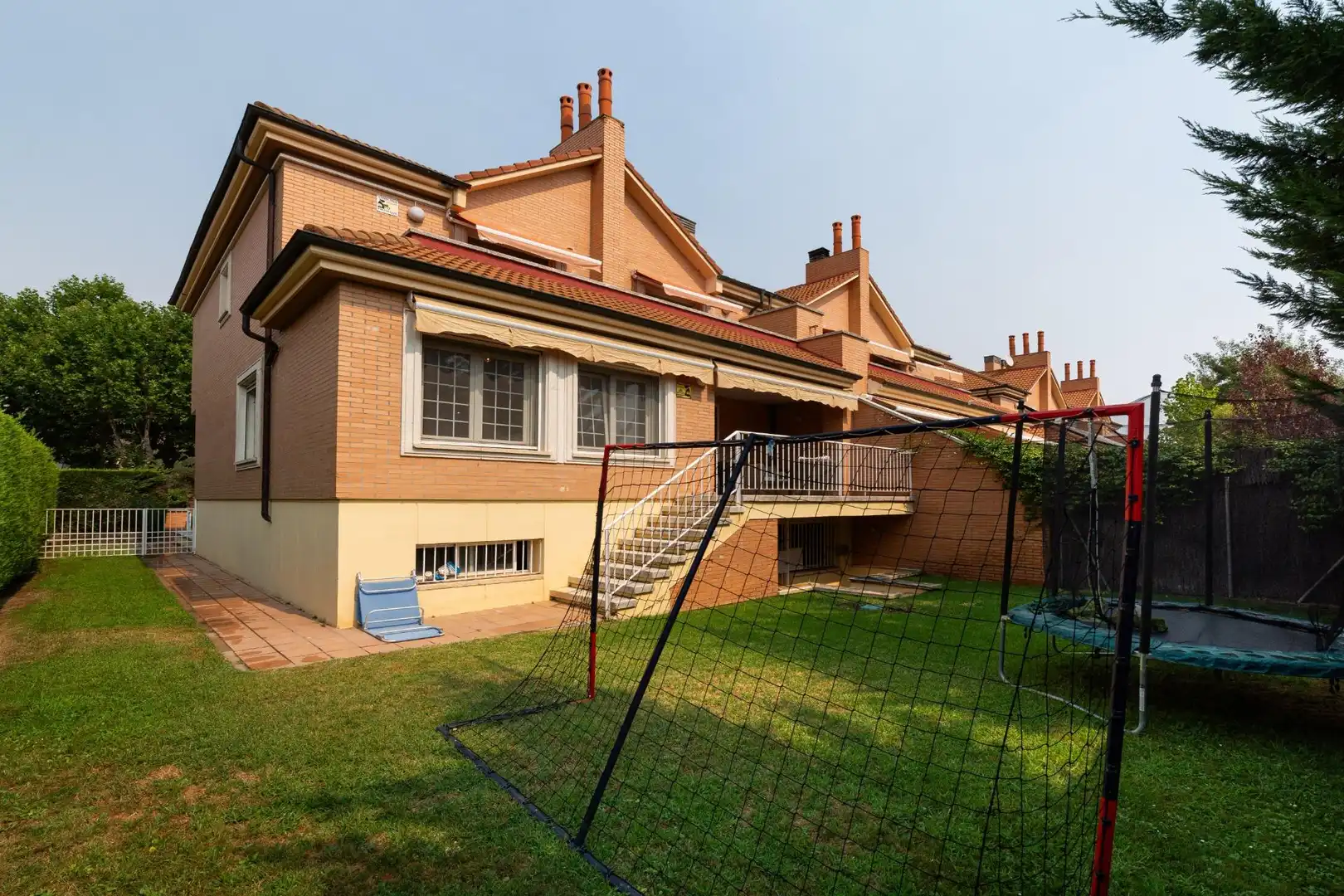 Jardín de Casa adosada en venta en Simancas con Calefacción, Jardín privado y Alarma