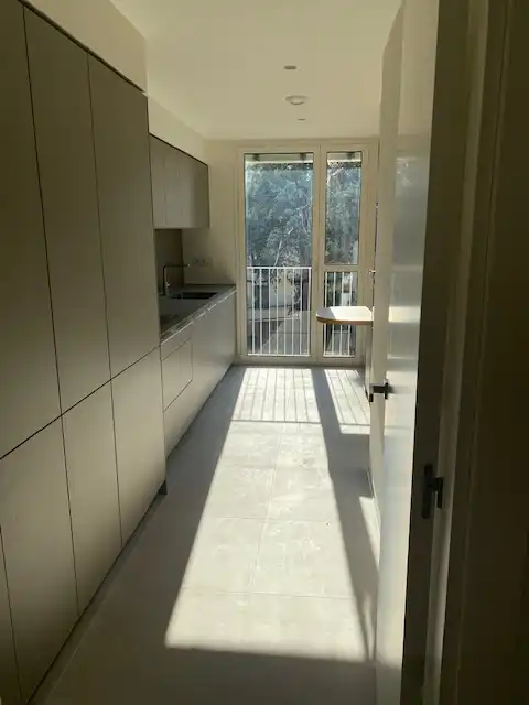 Piso de obra nueva con piscina en venta en Carrer d'Álvarez 25, imagen 3