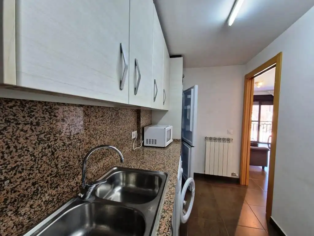 Cuina de Pis en venda en Tamarite de Litera amb Calefacció, Terrassa i Balcó