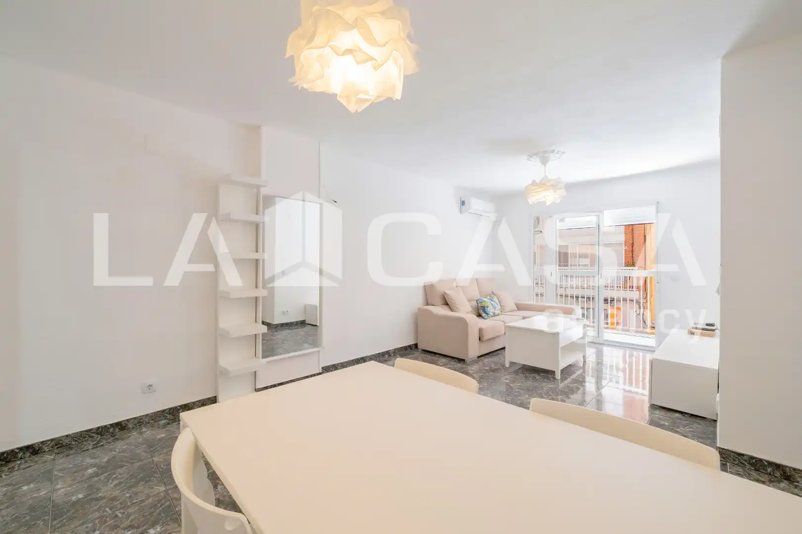 Sala d'estar de Pis en venda en Valencia amb Balcó