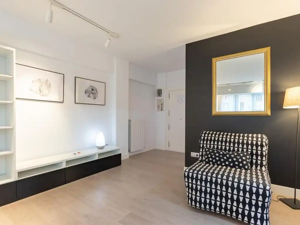 Living room of Flat for rent in Girona  with Air Conditioner, Furnished and Pets allowed