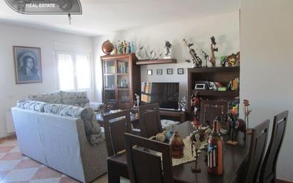 Living room of Duplex for sale in Valmojado