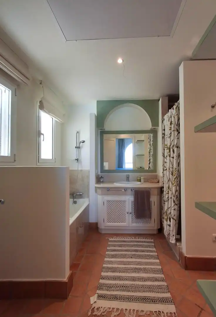 Bany de Casa o xalet en venda en Benalup-Casas Viejas amb Aire condicionat, Calefacció i Jardí privat