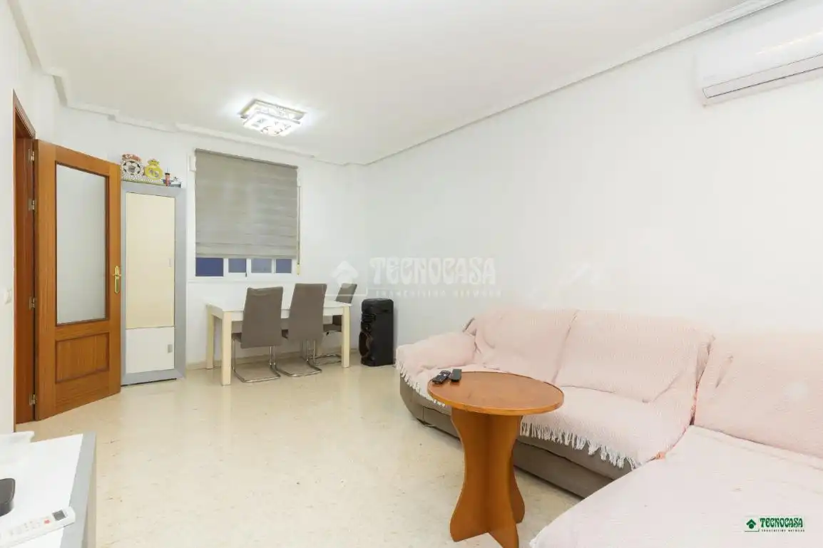 Sala de estar de Piso en venta en Almería con Aire acondicionado