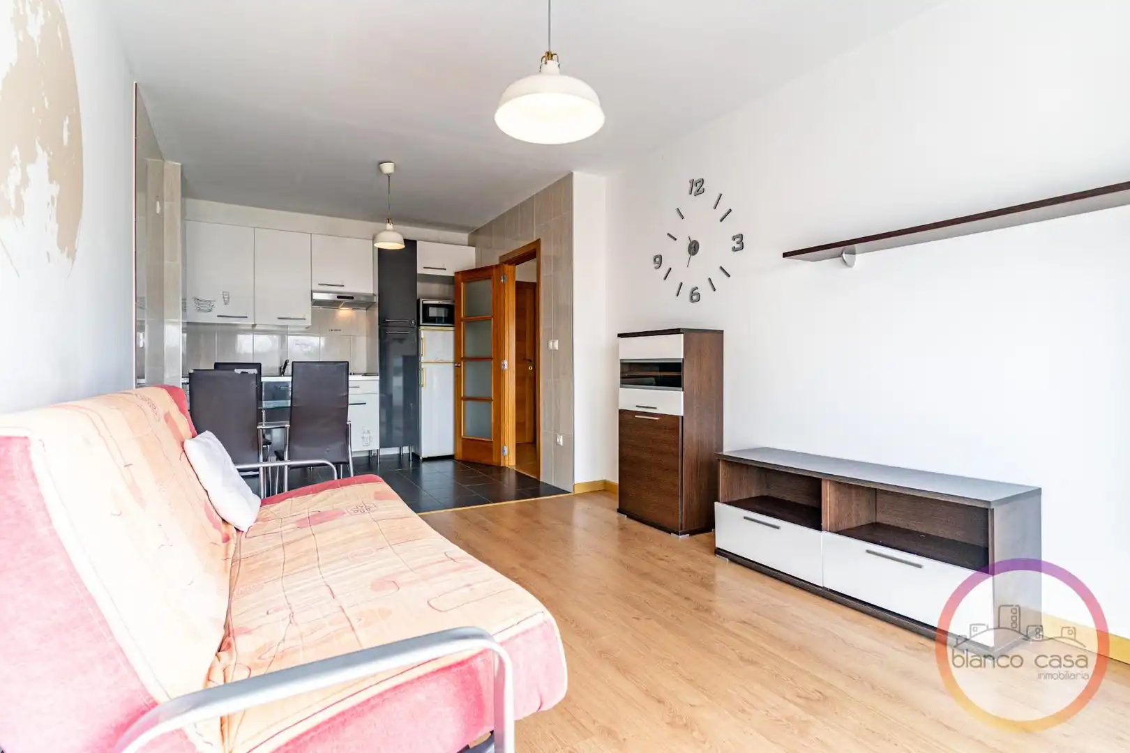Sala de estar de Piso en venta en Carballo con Calefacción, Amueblado y Balcón