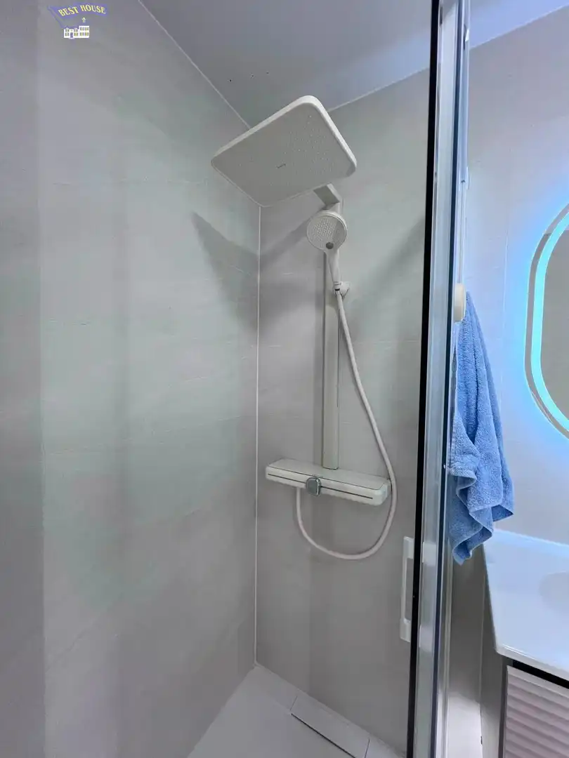 Bathroom of Flat for sale in La Llagosta  with Air Conditioner, Heating and Parquet flooring