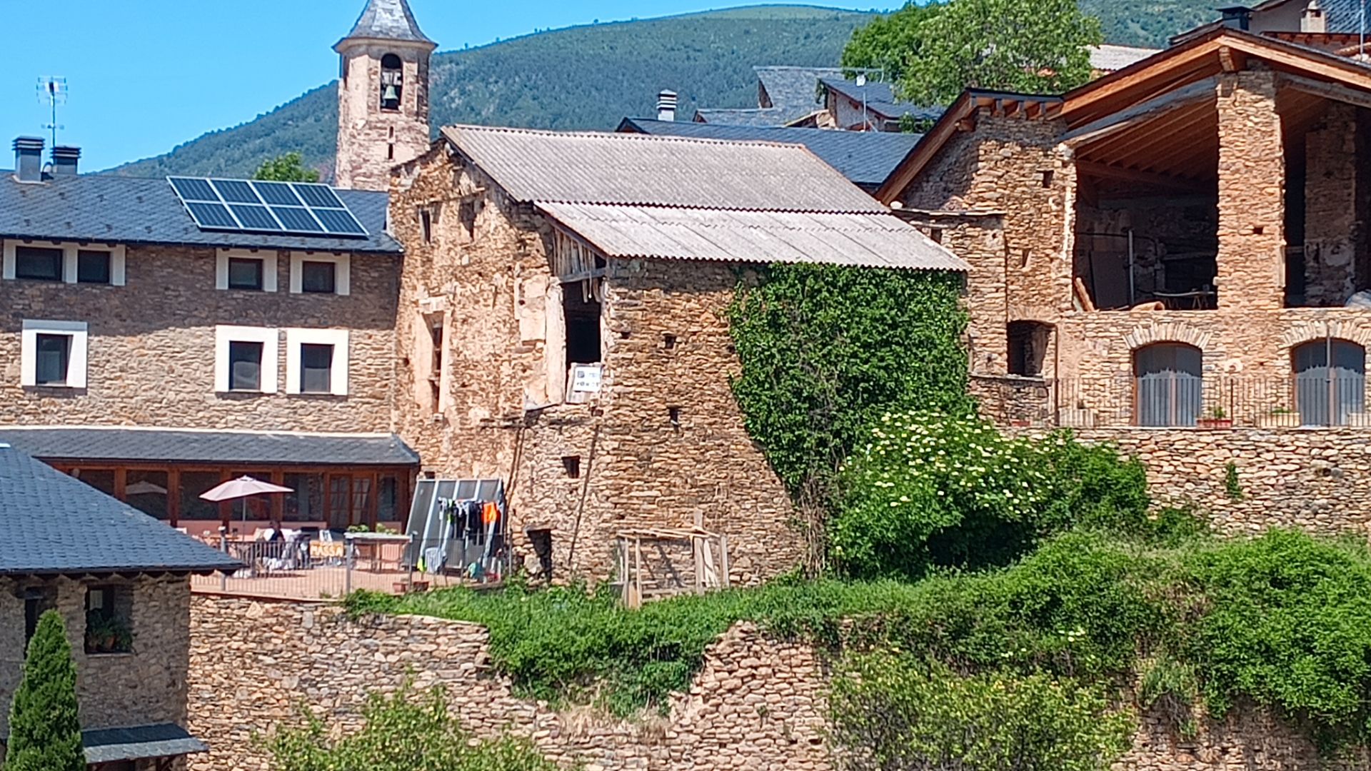 Exterior view of House or chalet for sale in Soriguera