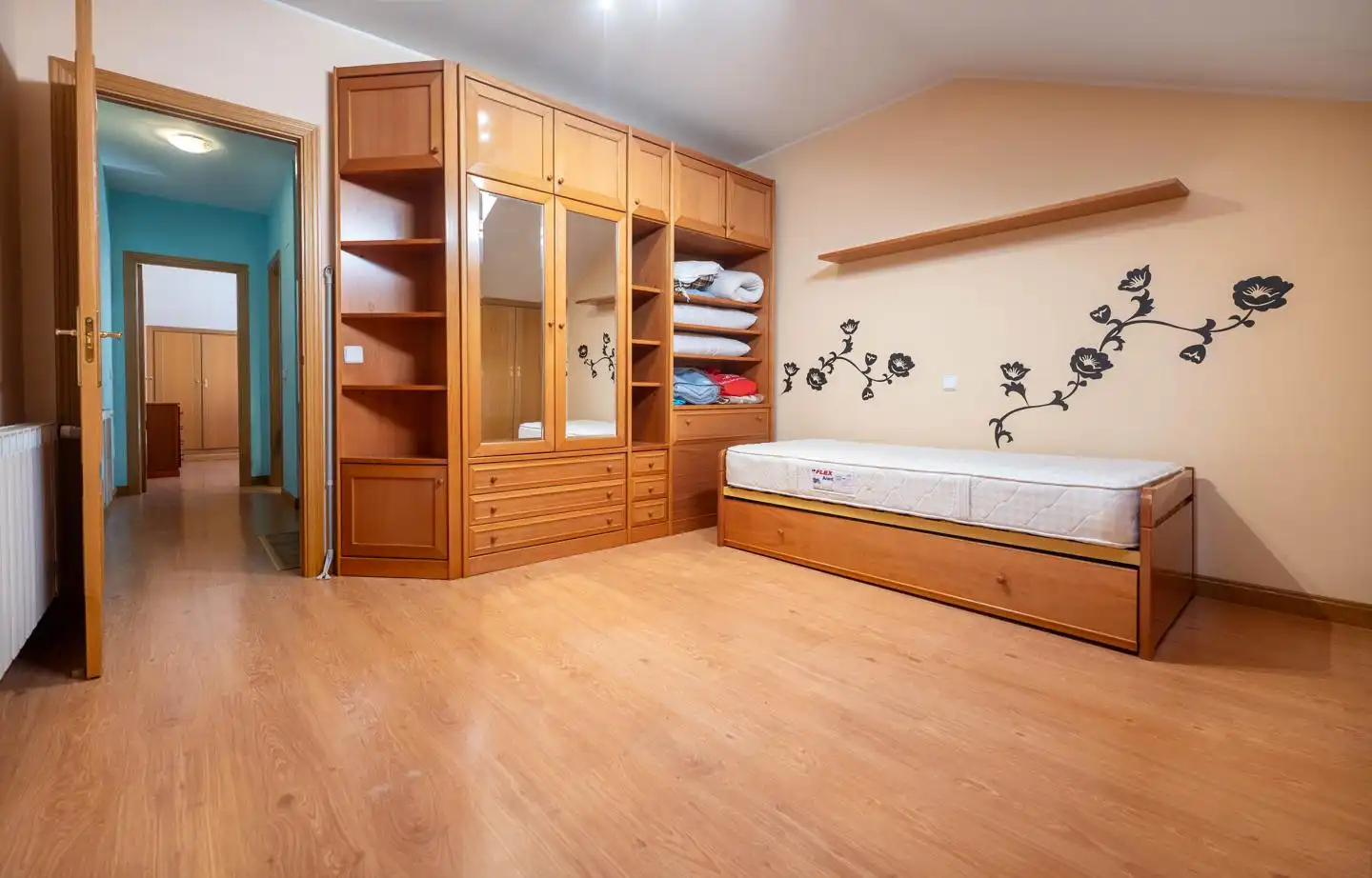 Habitación de Casa adosada de alquiler en Ávila con Calefacción, Parquet y Terraza