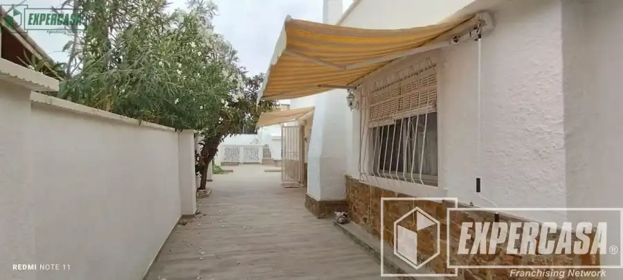 Vista exterior de Casa o chalet de alquiler en Riba-roja de Túria con Aire acondicionado, Terraza y Trastero