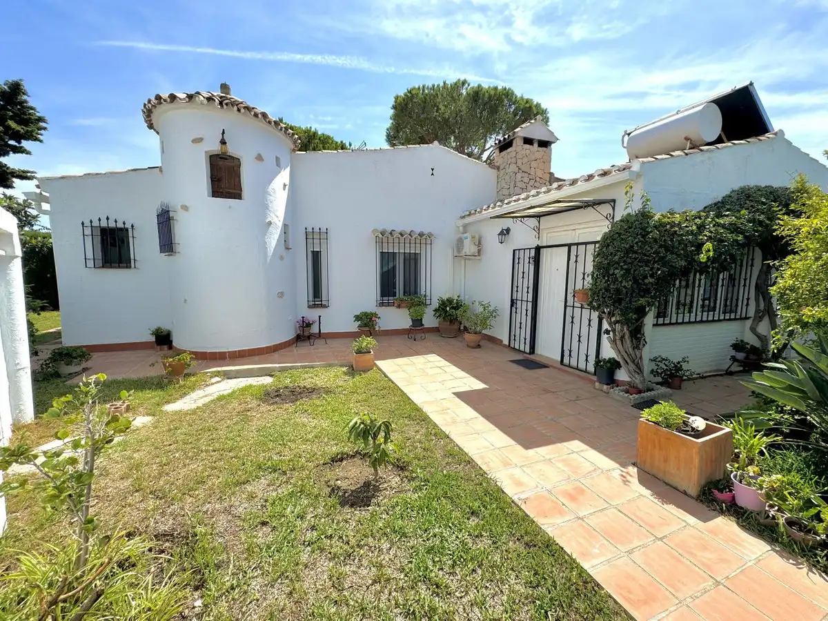 Jardí de Casa o xalet en venda en Mijas amb Aire condicionat, Terrassa i Piscina