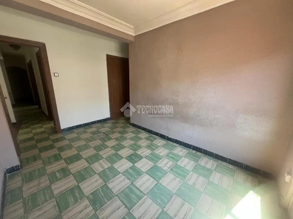 Flat for sale in Zaragoza  with Balcony