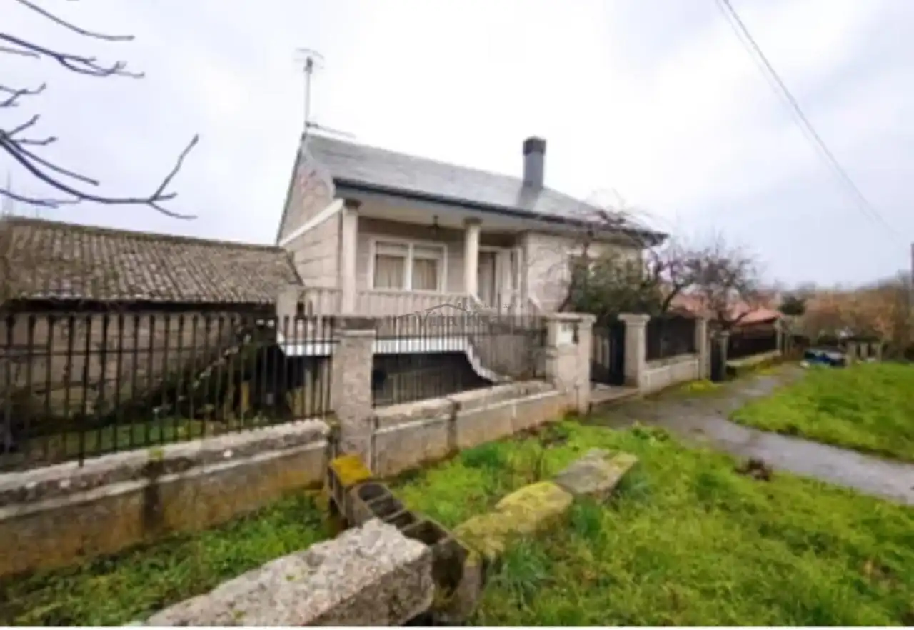 Vista exterior de Casa o chalet en venta en Trasmiras con Jardín privado y Amueblado