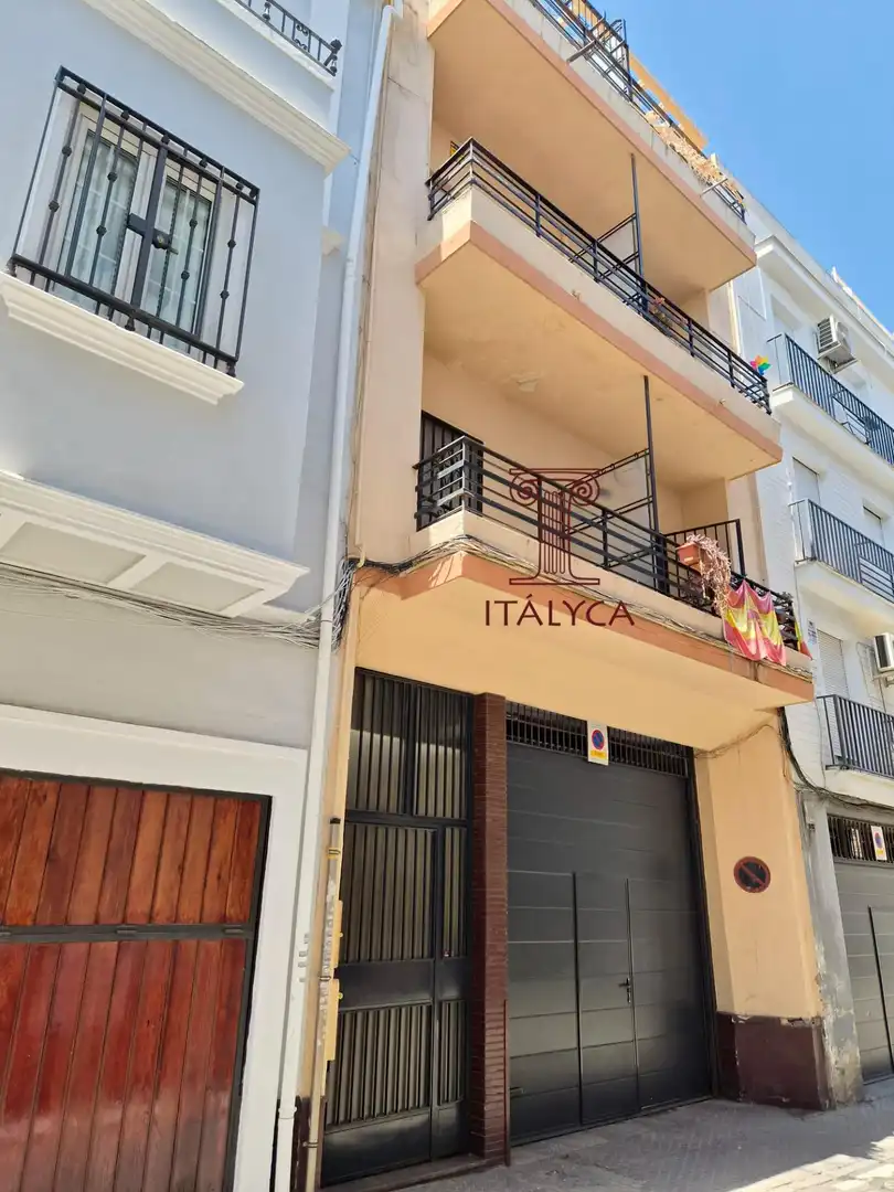 Vista exterior de Estudio en venta en Sevilla con Trastero