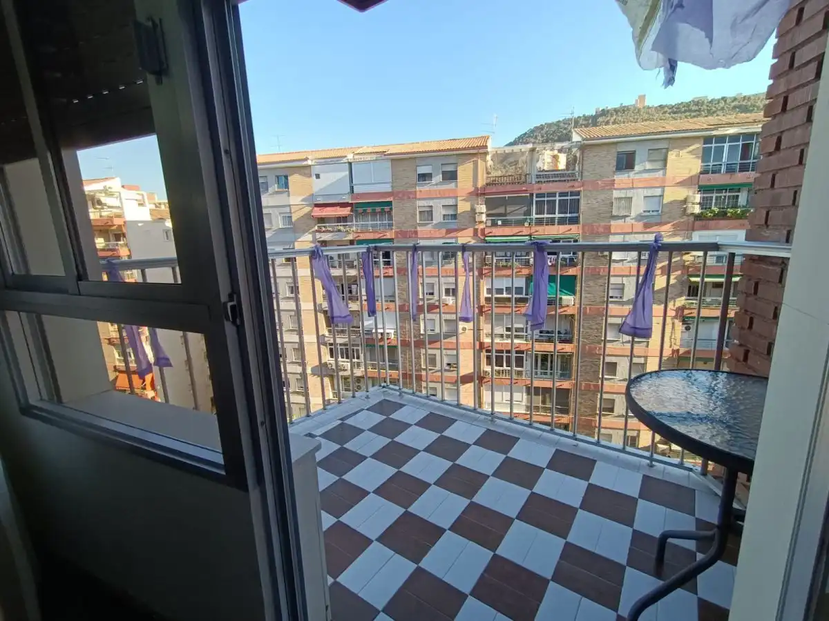 Terrasse von Wohnung zur Miete in Jaén mit Klimaanlage, Terrasse und Möbliert