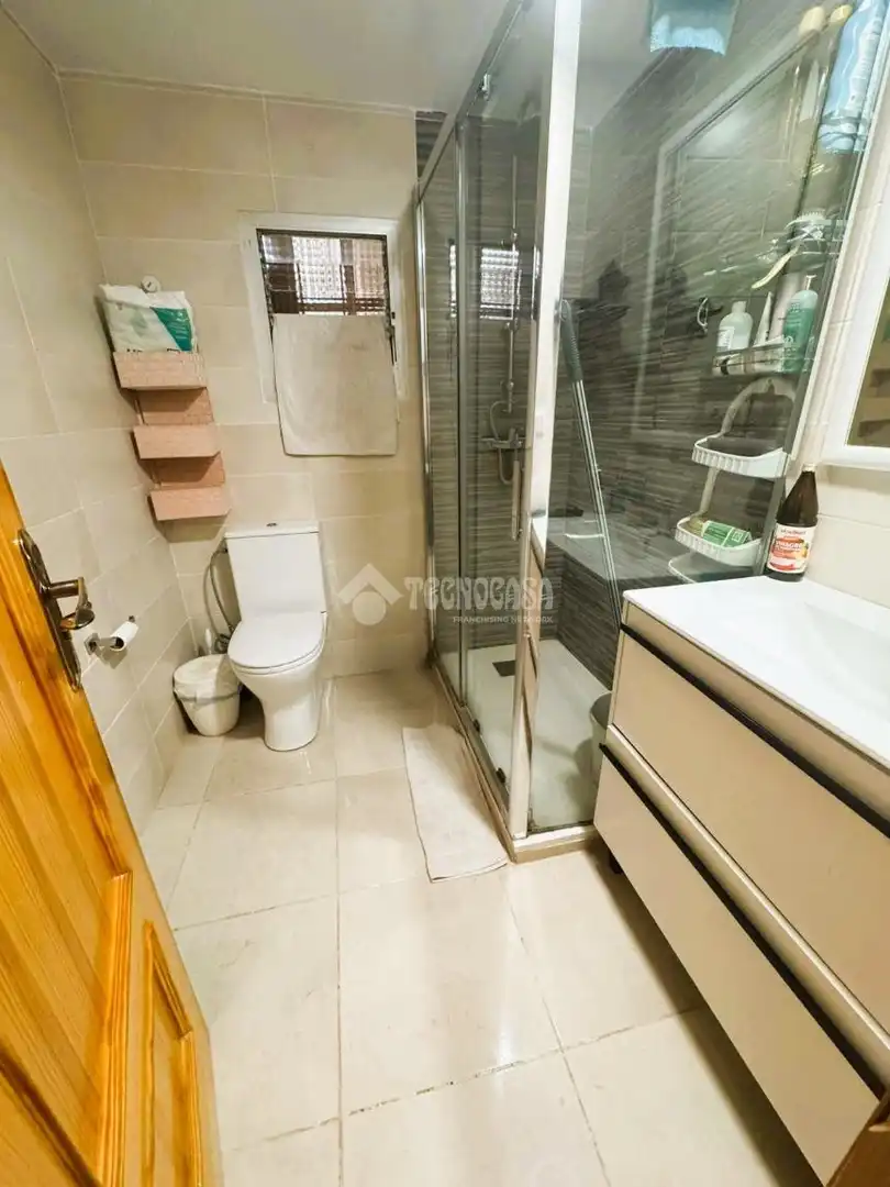 Baño de Piso en venta en Alaquàs con Aire acondicionado, Parquet y Balcón