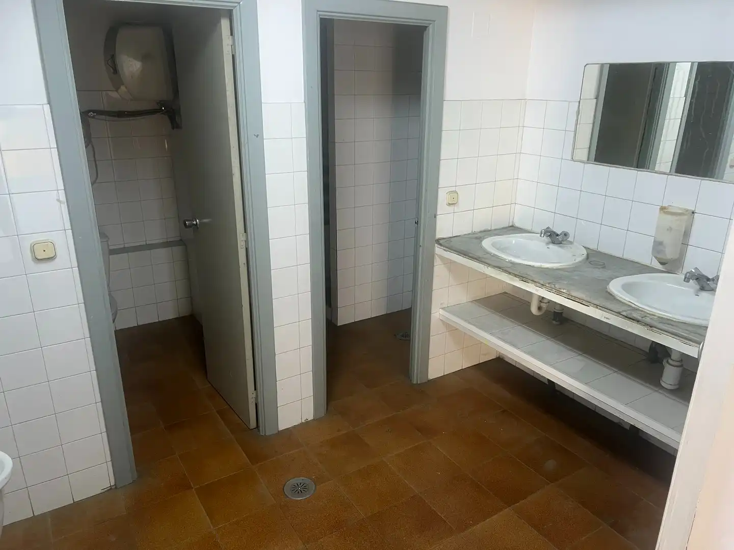 Bathroom of Industrial buildings for rent in Padrón