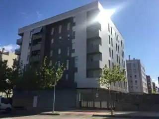Garaje en venta en Finlandia, Portillejo - Valdegastea