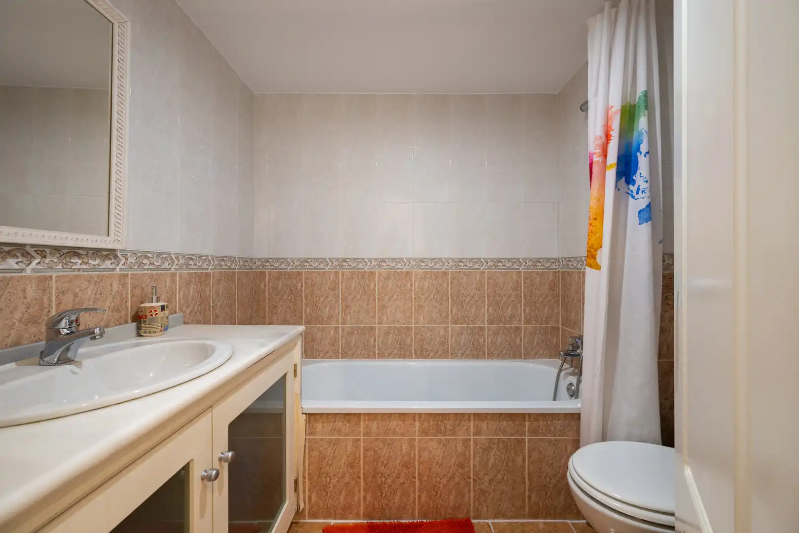 Badezimmer von Dachboden zum Verkauf in Estepona mit Klimaanlage, Heizung und Terrasse