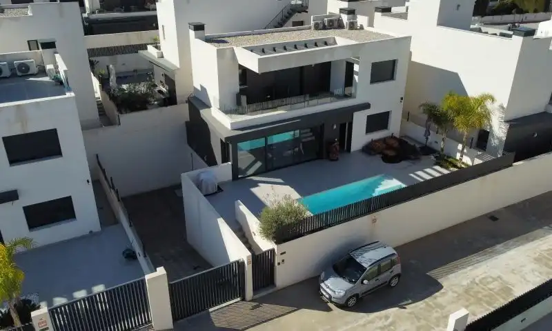 Villa con terrazza in vendita a Calle  Redován, imagen 6