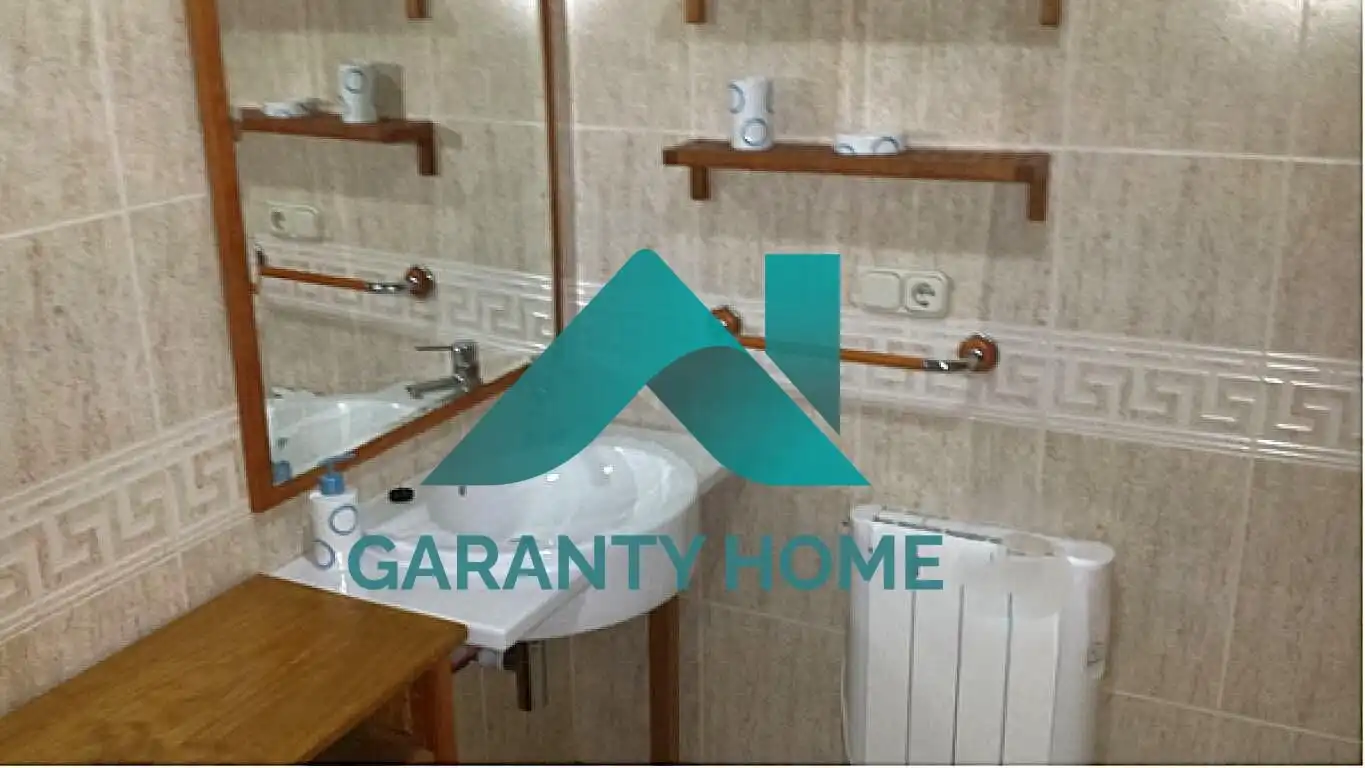 Bathroom of Apartments for rent in Cáceres  with Air Conditioner and Furnished