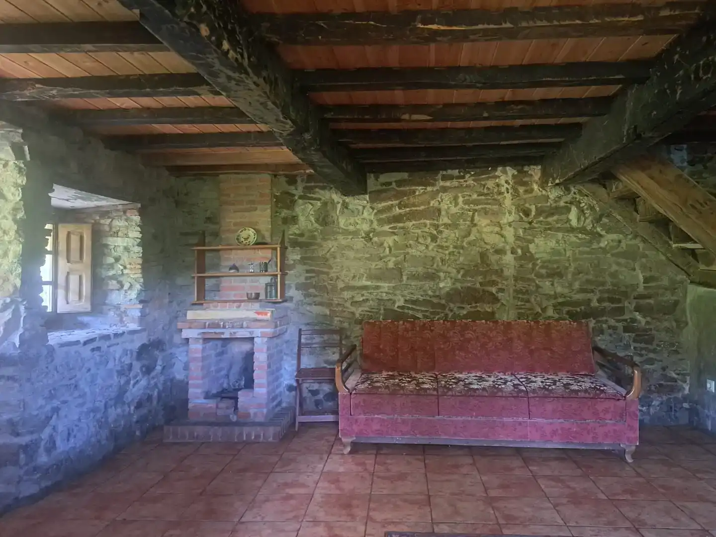 Sala d'estar de Finca rústica en venda en Colunga amb Balcó