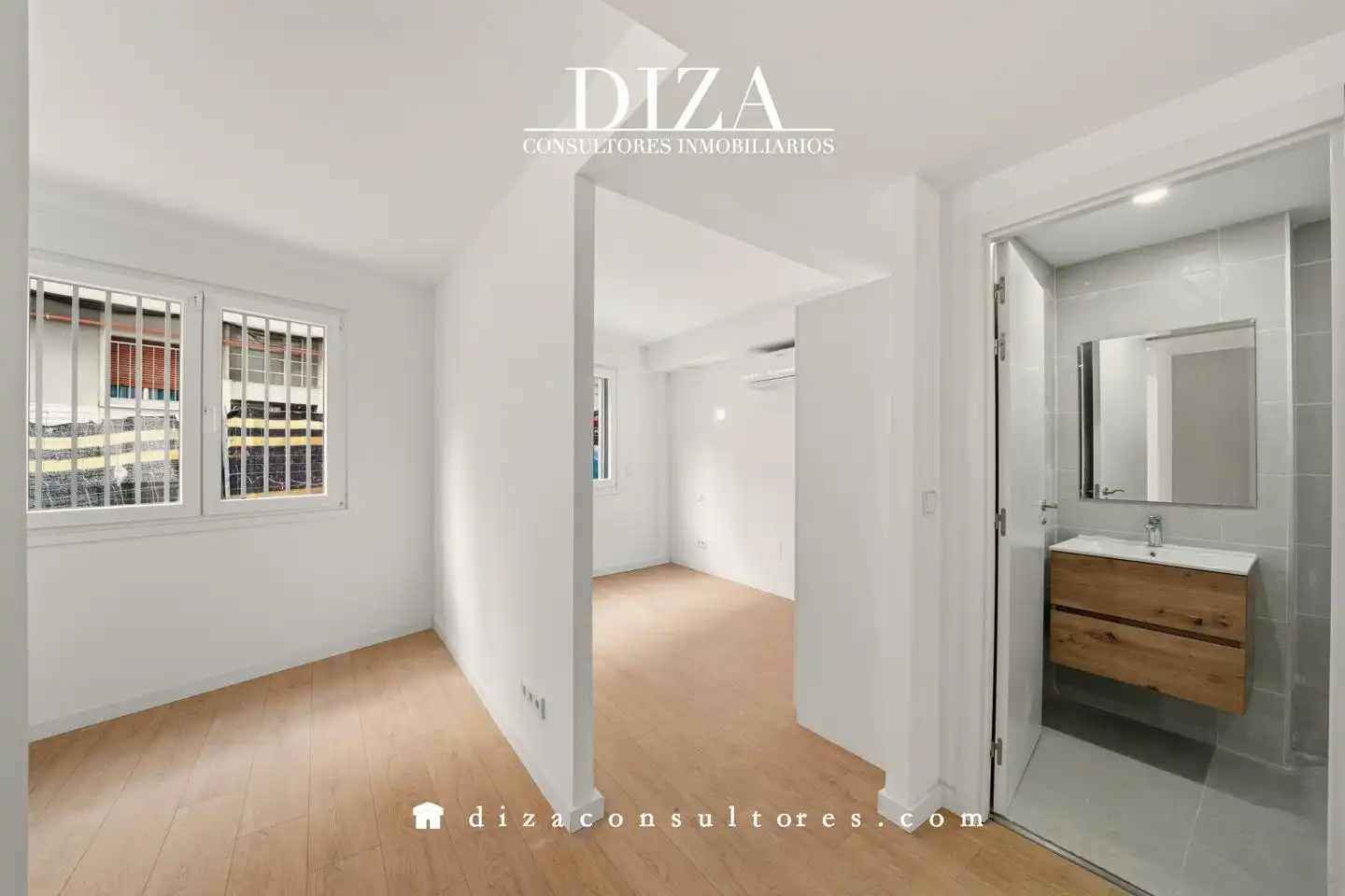 Dormitori de Planta baixa en venda en Madrid amb Aire condicionat i Terrassa
