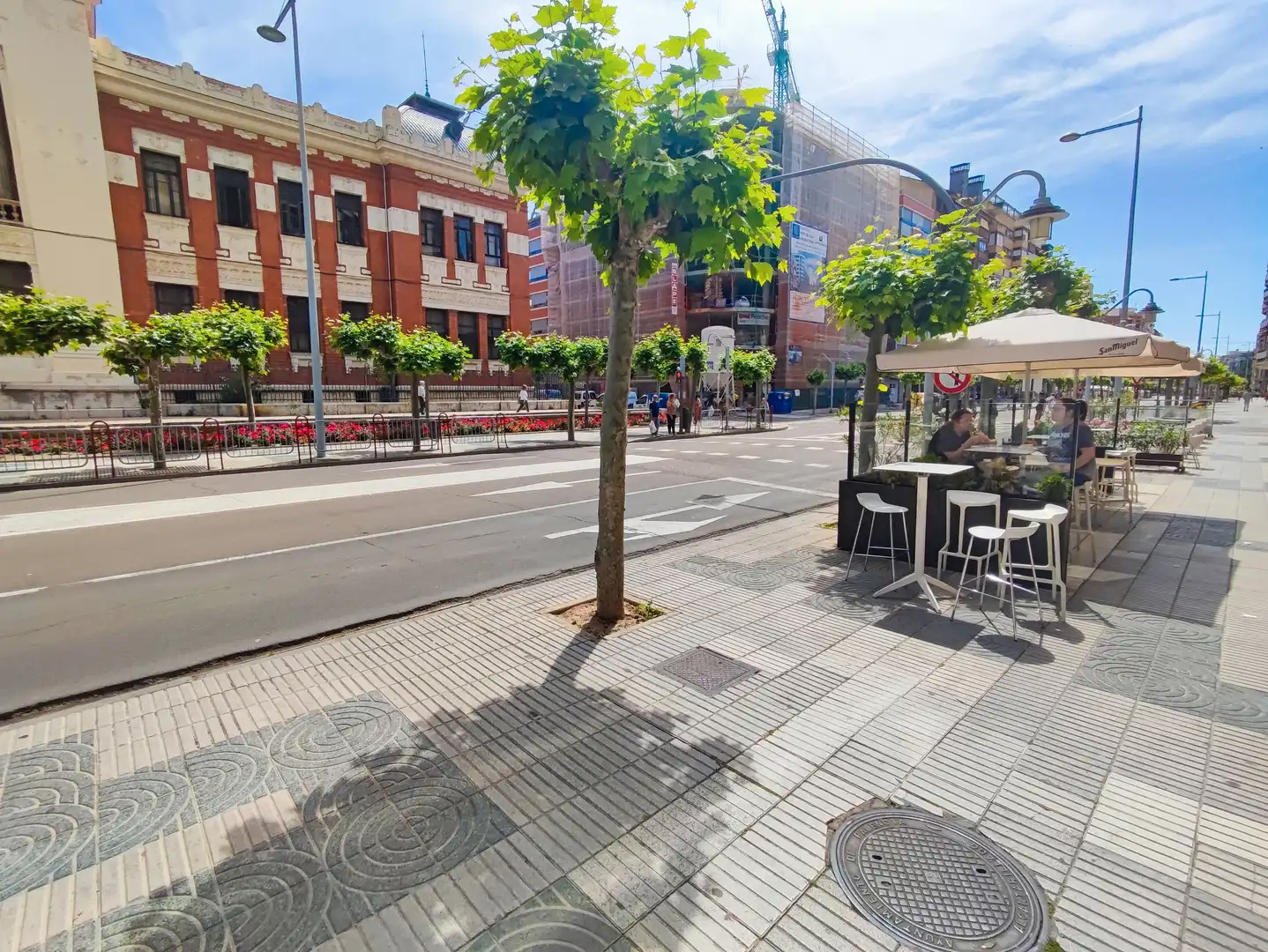 Exterior view of Garage for sale in Palencia