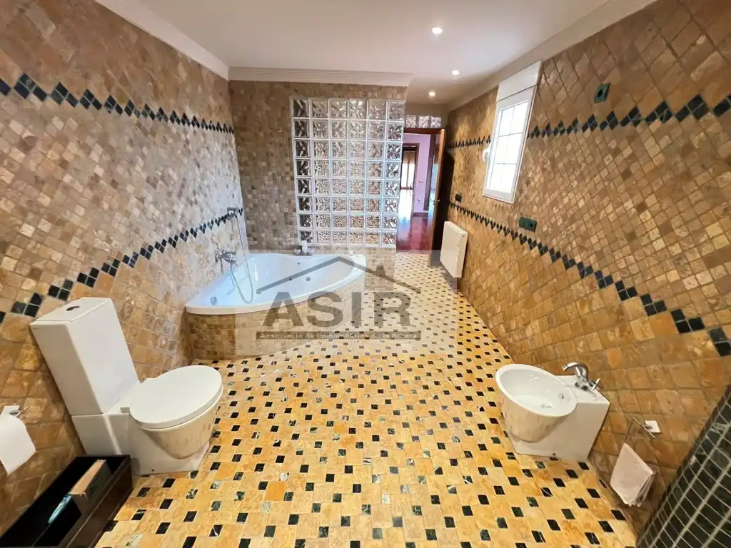 Bany de Casa o xalet en venda en Carcaixent amb Aire condicionat, Terrassa i Piscina
