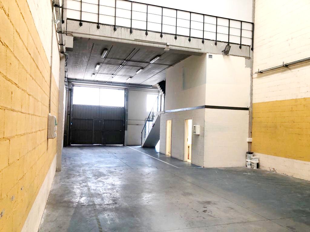 Fabrikhallen zur Miete in Coslada