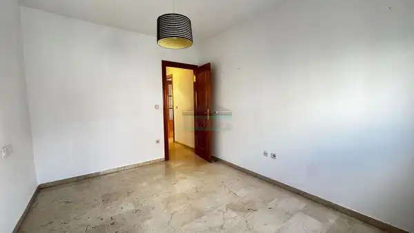 Schlafzimmer von Wohnung zur Miete in Granada mit Klimaanlage, Heizung und Waschmaschine