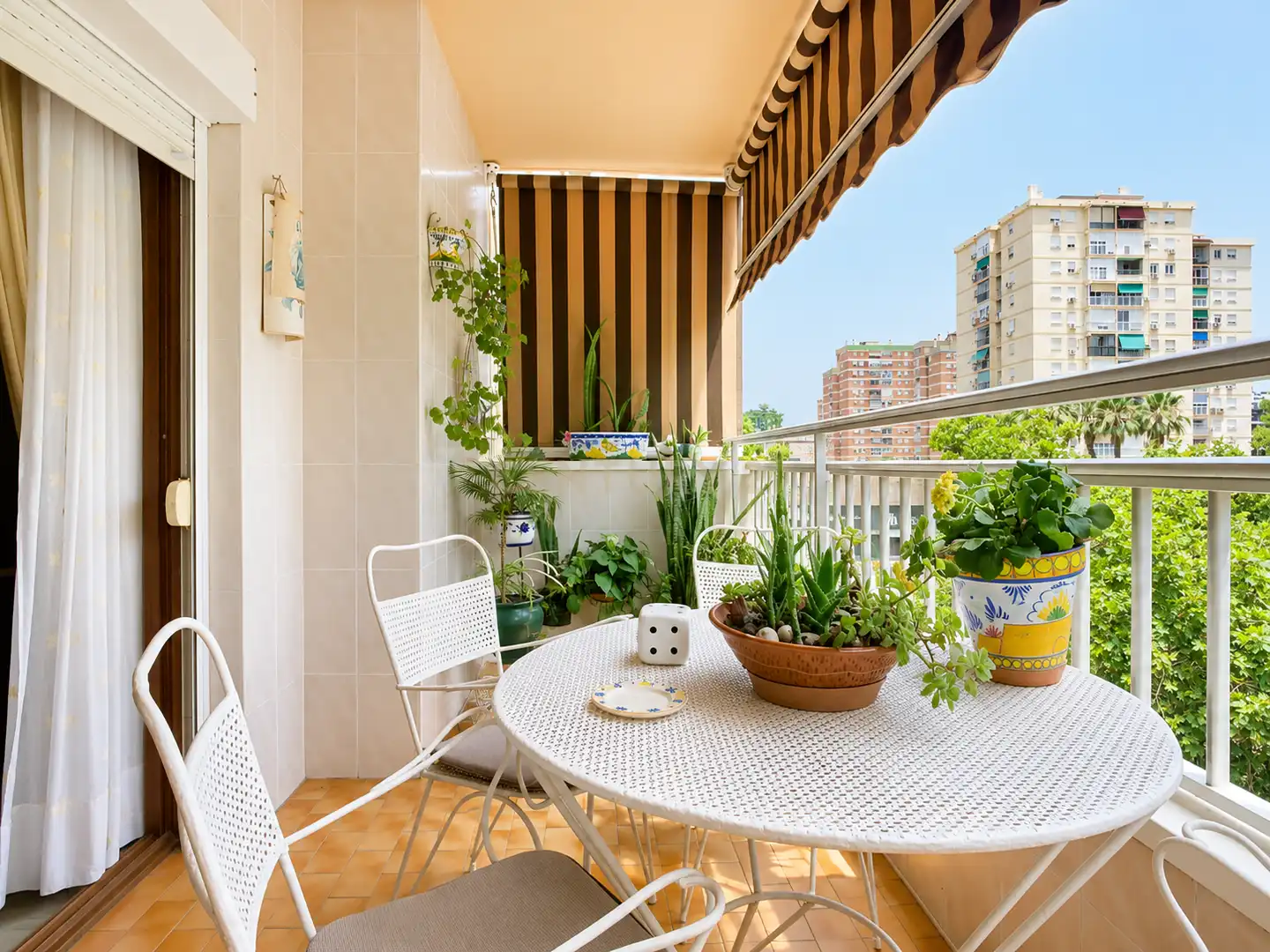 Terrassa de Apartament en venda en Málaga amb Jardí privat, Traster i Microones