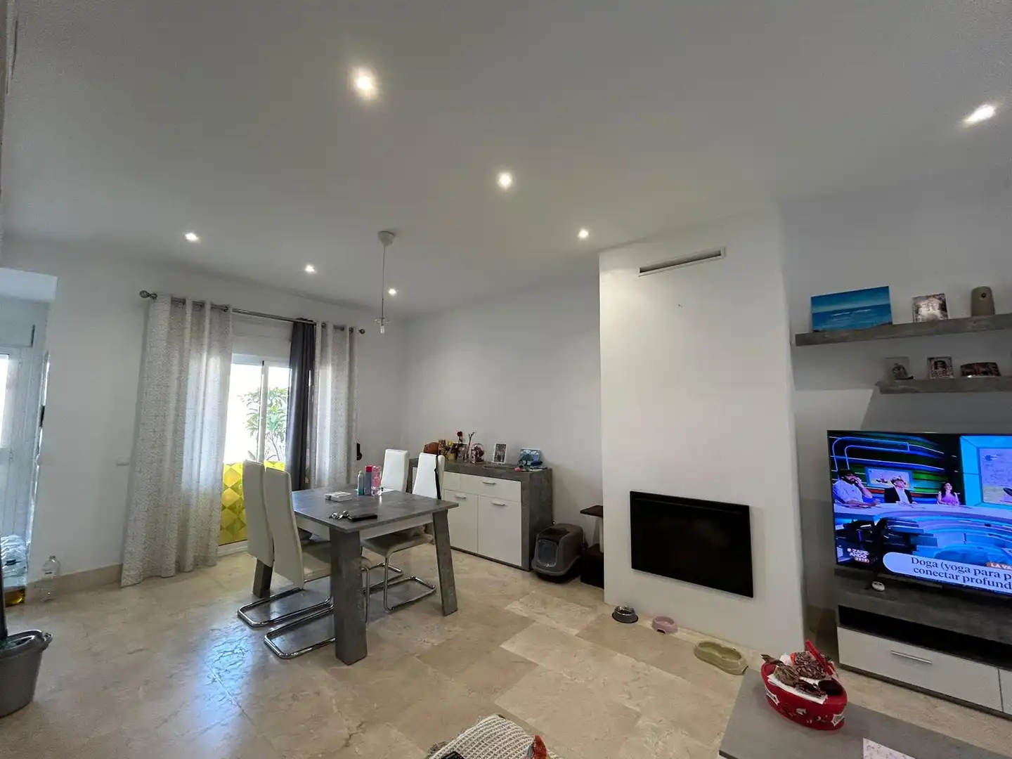 Esszimmer von Einfamilien-Reihenhaus zum Verkauf in Casares mit Schwimmbad