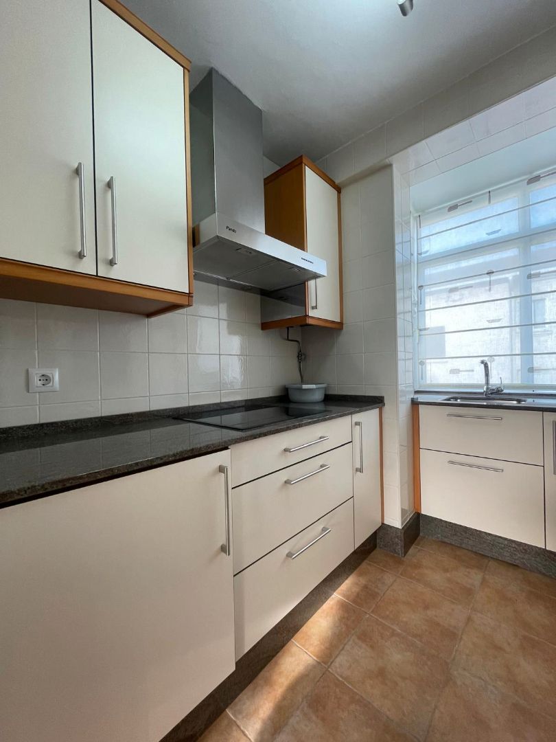 Cuina de Pis de lloguer en Ferrol amb Calefacció, Parquet i Moblat