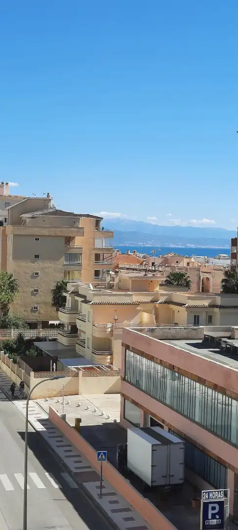 Vivienda con piscina en venta en La Carihuela - Los Nidos