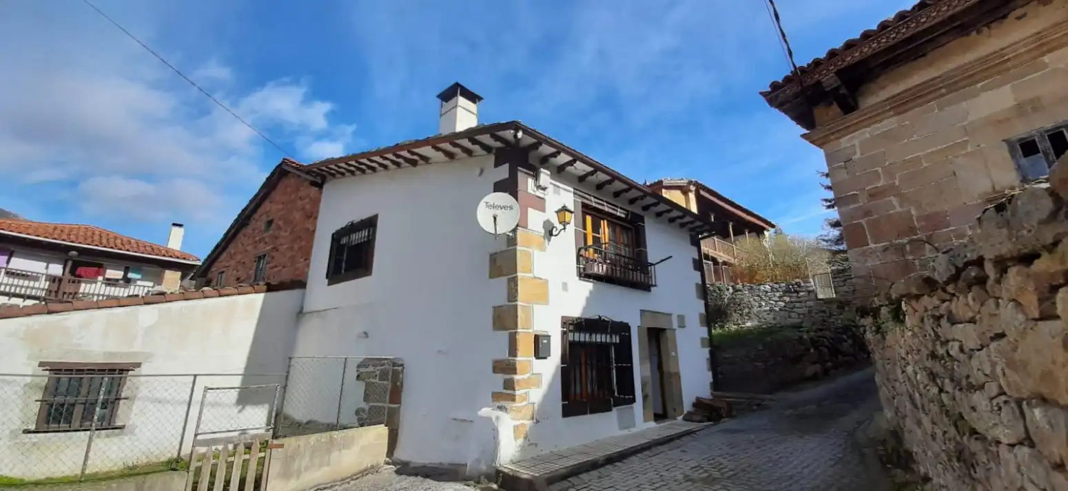 Casa adosada en venta en Polaciones - BO PUENTE PUMAR, 21, Polaciones