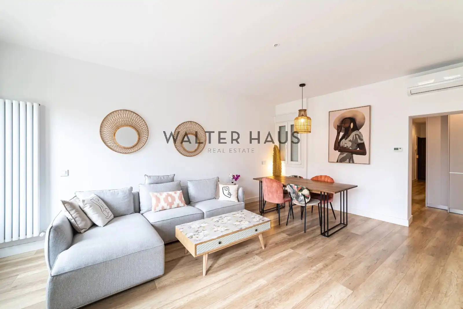 Living room of Flat for sale in Madrid  with Air Conditioner, Heating and Furnished