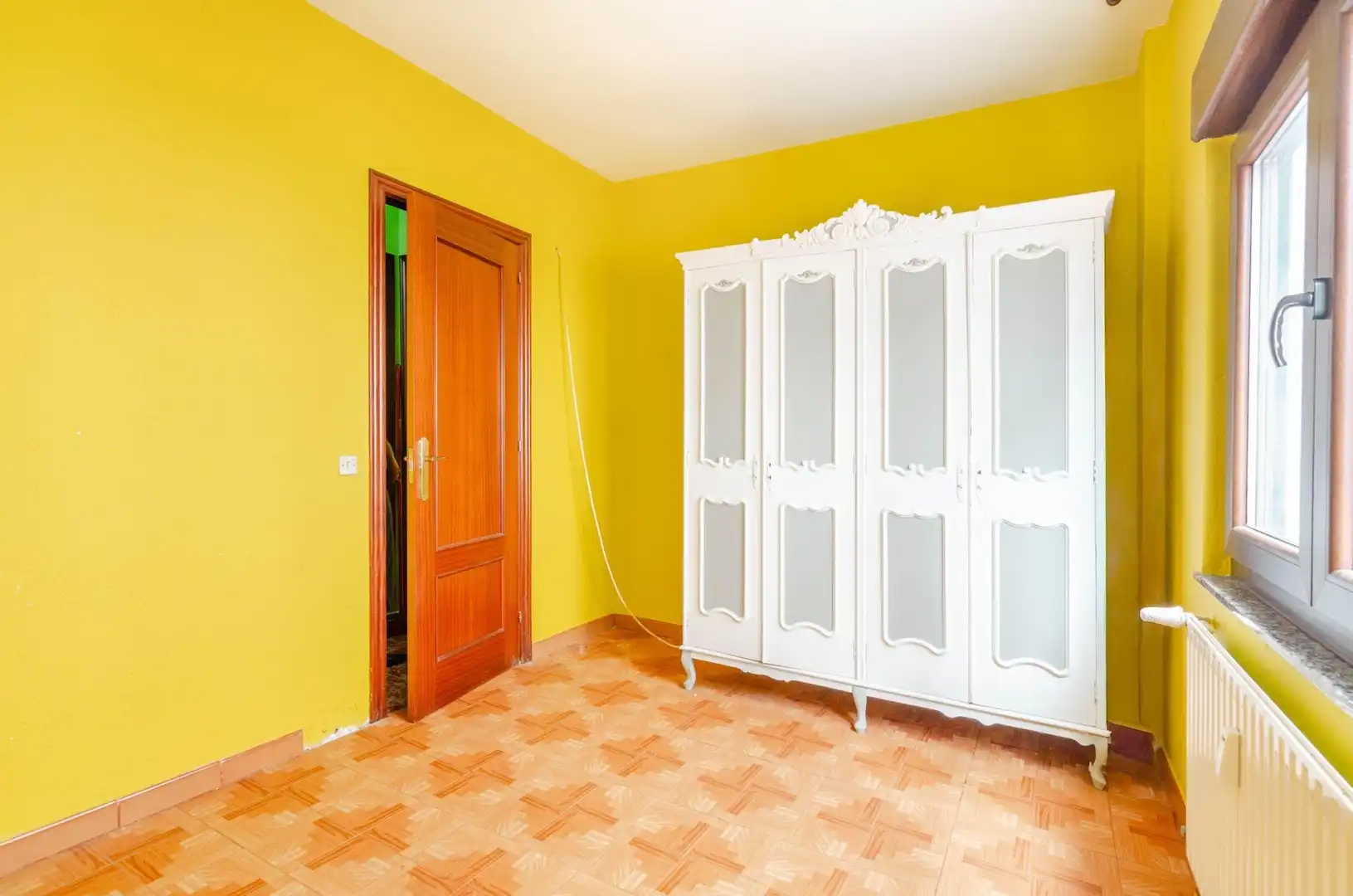 Habitación de Piso en venta en Oviedo  con Calefacción y Trastero
