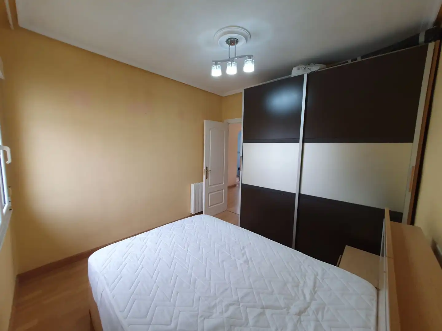 Schlafzimmer von Wohnung zur Miete in Grado mit Heizung