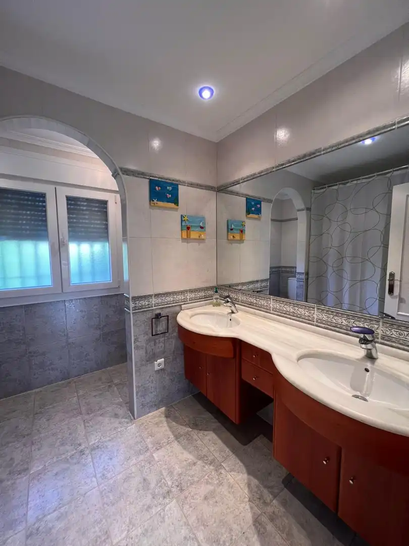 Bany de Casa o xalet en venda en Los Barrios