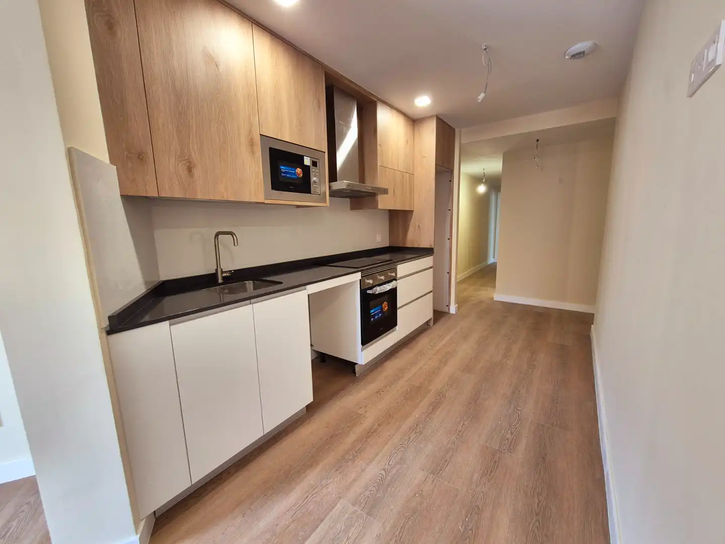 Kitchen of Flat for sale in Madrid  with Air Conditioner, Heating and Microwave