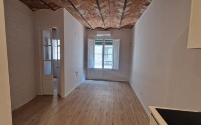 Bedroom of Flat for sale in  Barcelona Capital  with Air Conditioner and Balcony