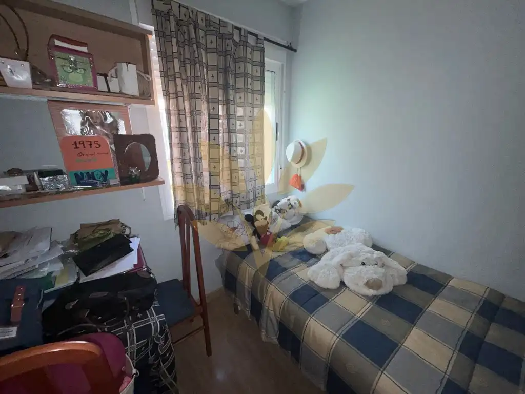 Habitación de Casa adosada en venta en Cáceres
