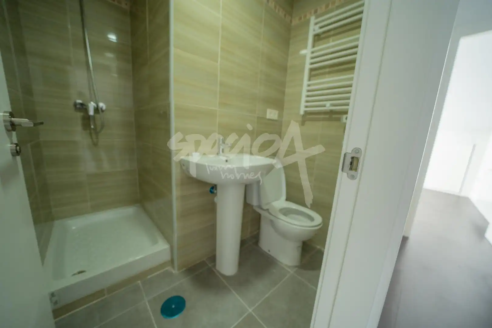 Bathroom of Flat for sale in Méntrida  with Heating, Parquet flooring and Storage room